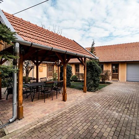 Estike Apartman ギュラ エクステリア 写真