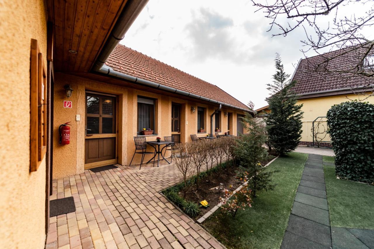 Estike Apartman ギュラ エクステリア 写真