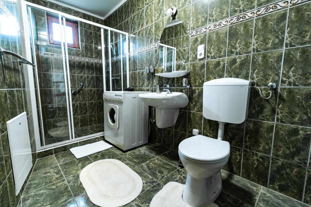 Estike Apartman ギュラ エクステリア 写真